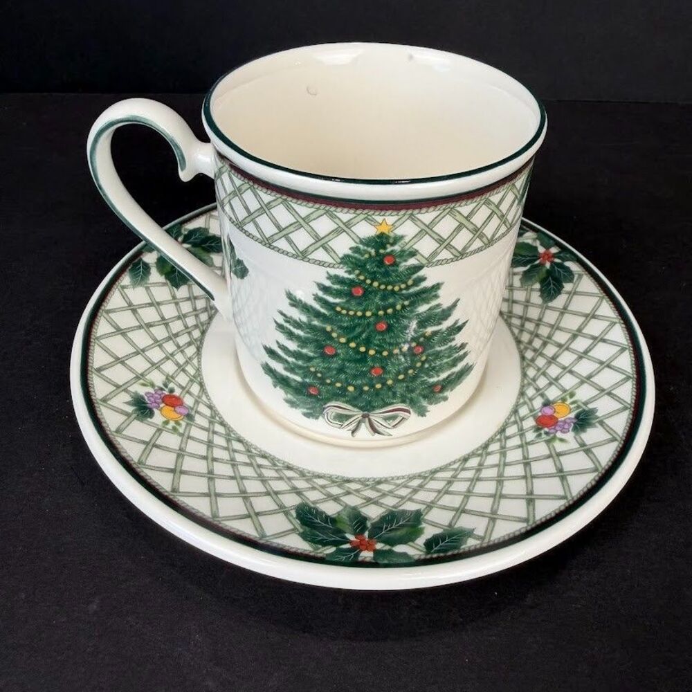 Vintage Mikasa Heritage Christmas Story Flat Cup & Saucer CAB08, Very Nice